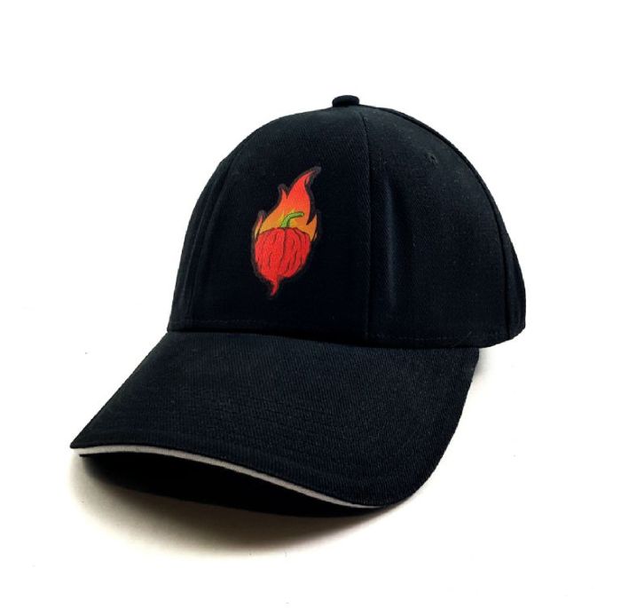 Черная кепка с перцем Carolina Reaper